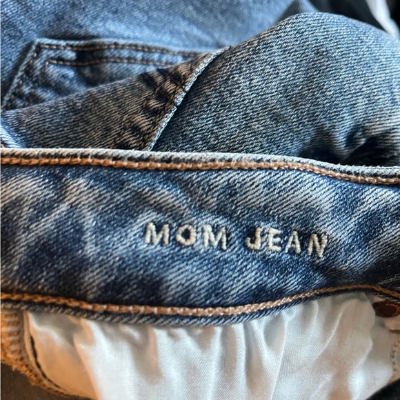 American Eagle Outfitters Stretch Denim Mom Jeans EUC - Picture 4 of 6